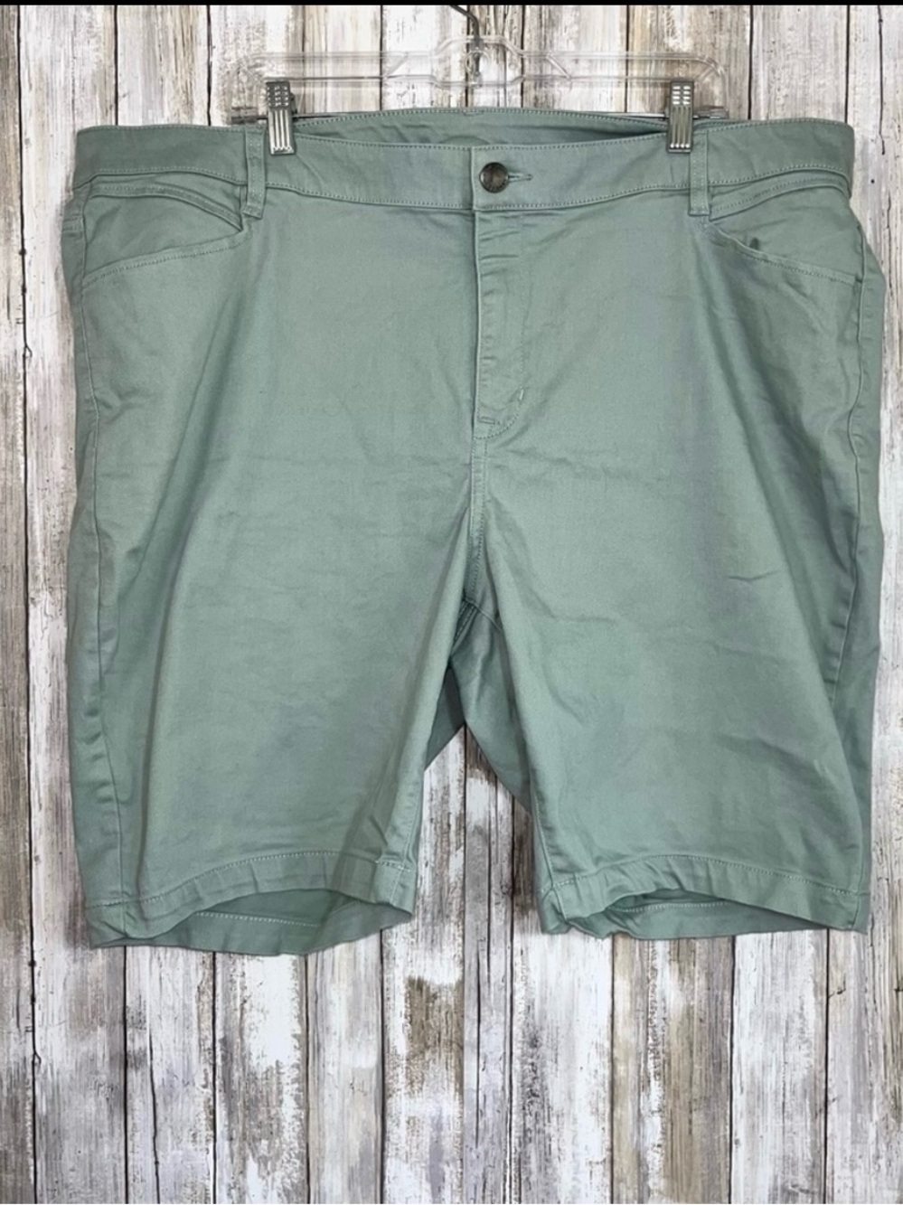 Lane Bryant High Rise Bermuda Shorts Green Stretch Cotton Blend Women’s 26